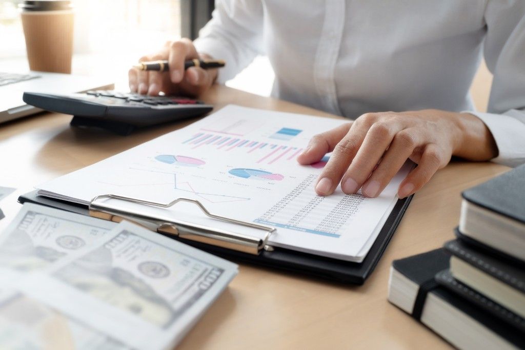 how much does it cost to hire a motivational speaker