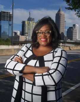 Motivational keynote speaker at business summit